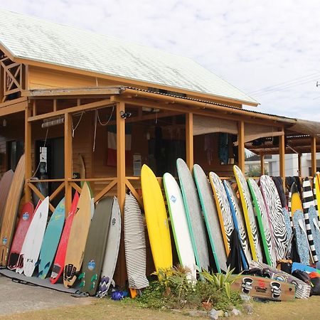 Tropical Surf House Okinawa Hotell Onna Eksteriør bilde