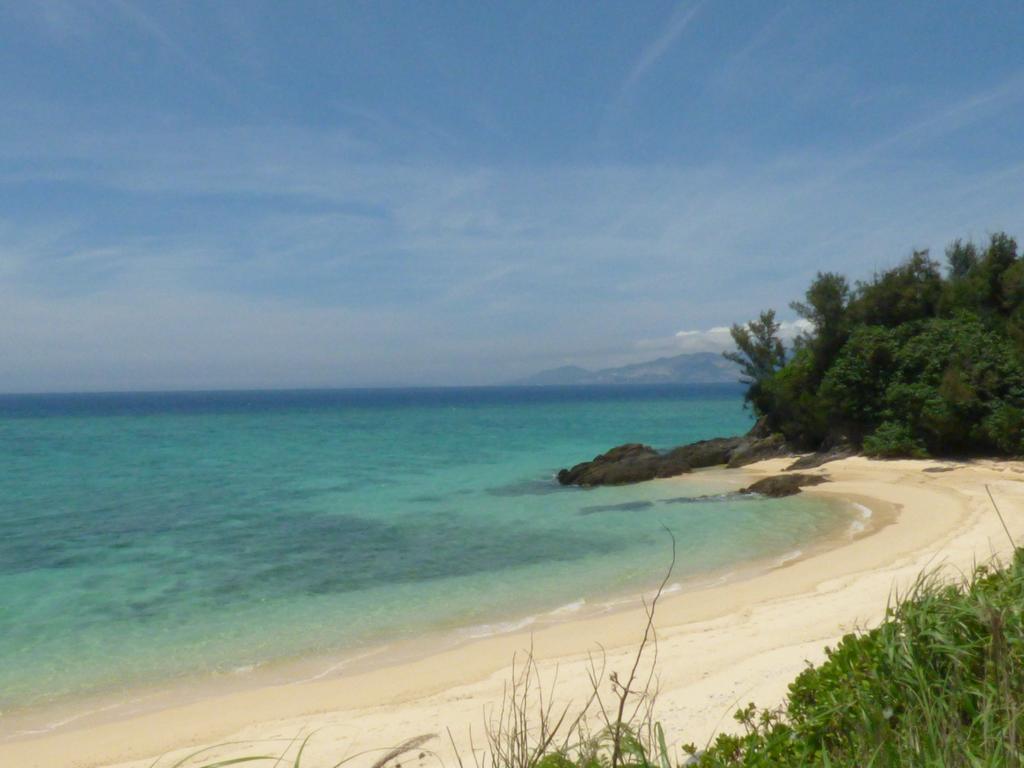 Tropical Surf House Okinawa Hotell Onna Eksteriør bilde