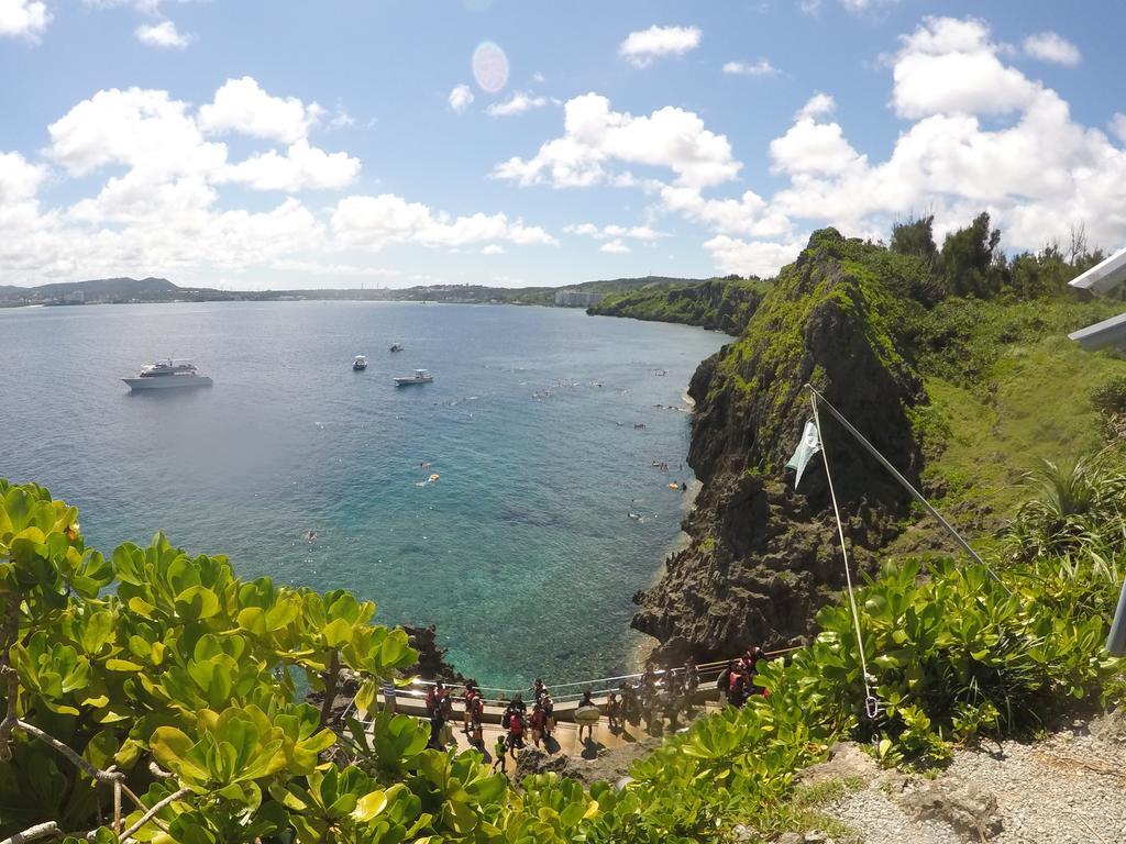 Tropical Surf House Okinawa Hotell Onna Eksteriør bilde