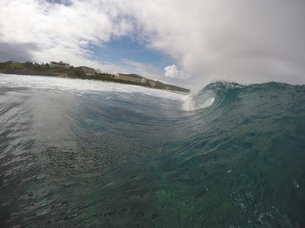 Tropical Surf House Okinawa Hotell Onna Eksteriør bilde
