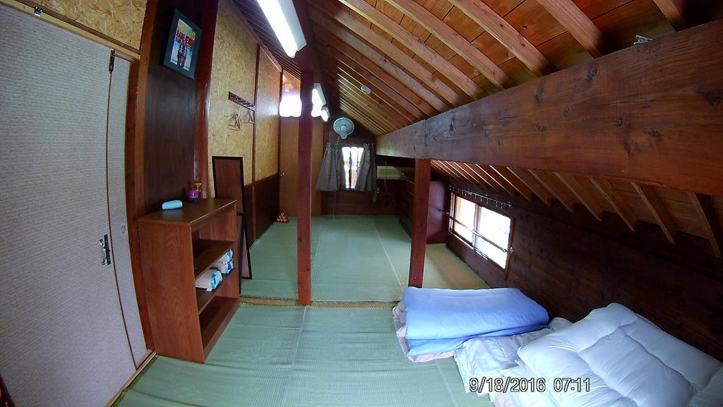 Tropical Surf House Okinawa Hotell Onna Eksteriør bilde