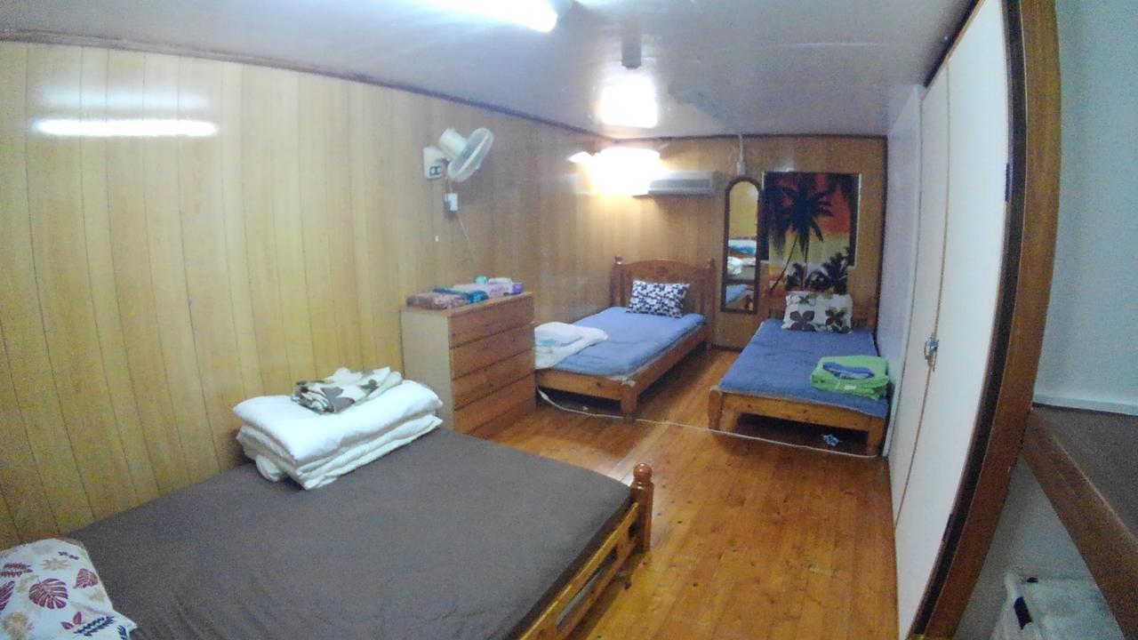 Tropical Surf House Okinawa Hotell Onna Eksteriør bilde