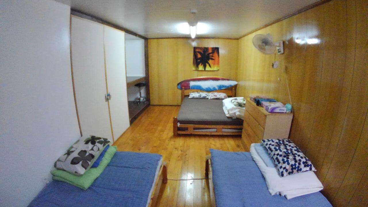 Tropical Surf House Okinawa Hotell Onna Eksteriør bilde