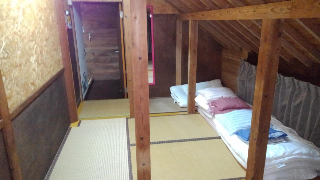 Tropical Surf House Okinawa Hotell Onna Eksteriør bilde